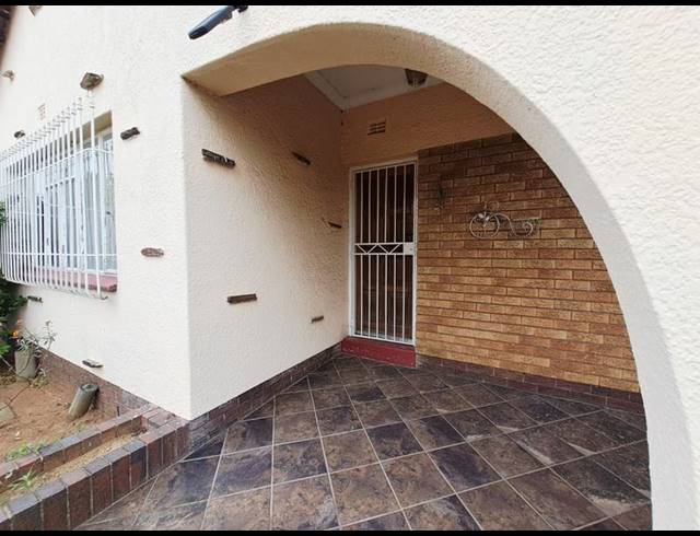 3 BEDROOM HOUSE FOR SALE IN RUSTIVIA